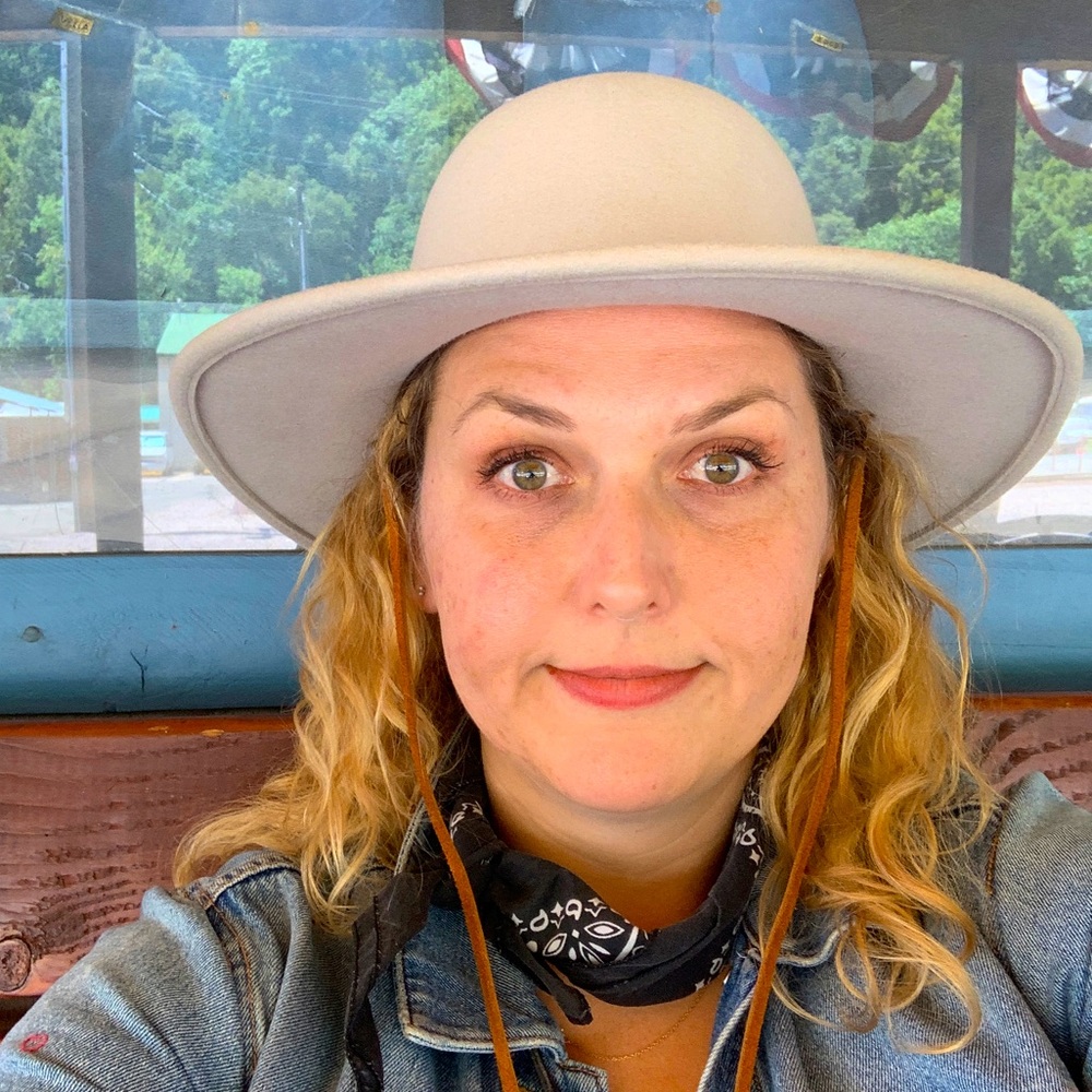 Meet your Posher, Jessica